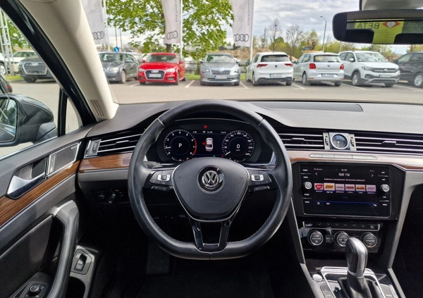 Volkswagen Passat cena 89900 przebieg: 119594, rok produkcji 2018 z Łódź małe 781